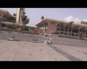 مطار عدن الدولي بعد الغارات السعودية 1